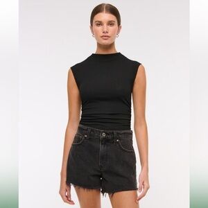 Abercrombie & Fitch 90s Relaxed Cut Off High Rise Black Denim Shorts Size 27